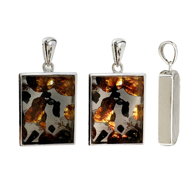 Pendentif Météorite Pallasite monté sur argent 0.925 - Pièce unique - 202304_101