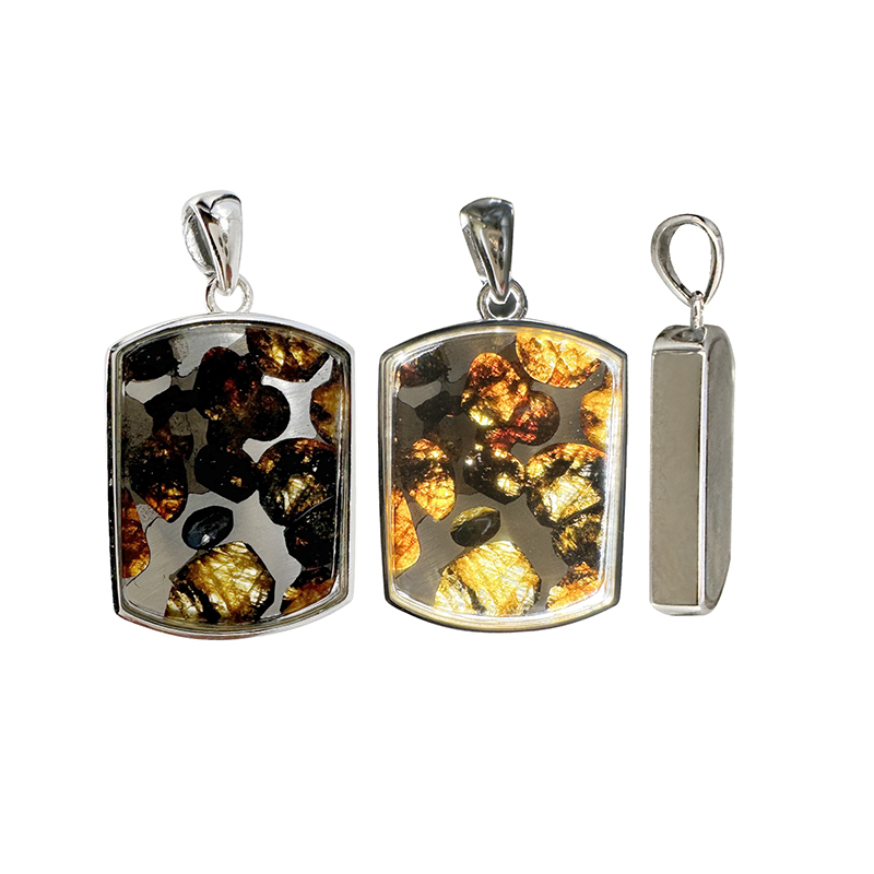 Pendentif Météorite Pallasite monté sur argent 0.925 - Pièce unique - 202304_98