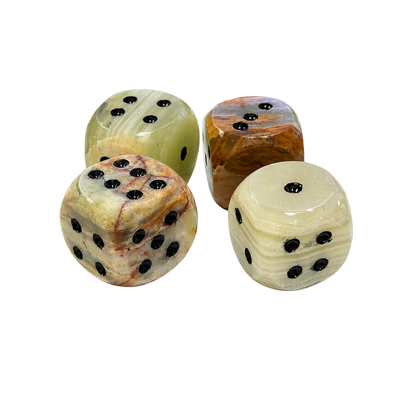 Dés onyx le lot 6 ou 12 pcs