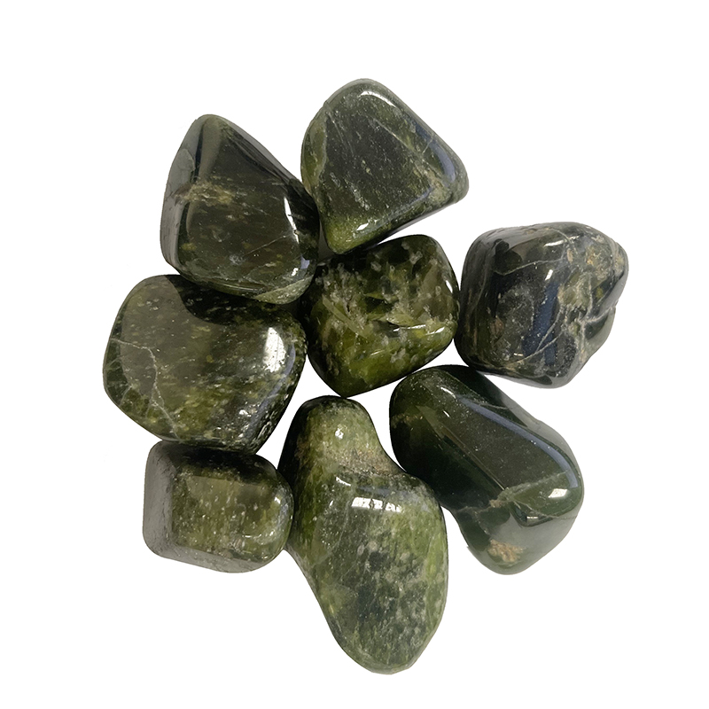 Idocrase vesuvianite pierres roulées le lot de 200 grs