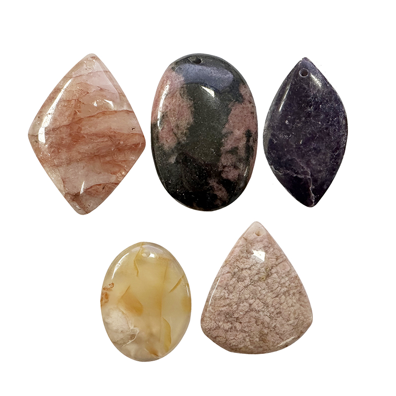 Assortiment de 5 cabochons en pierres naturelles