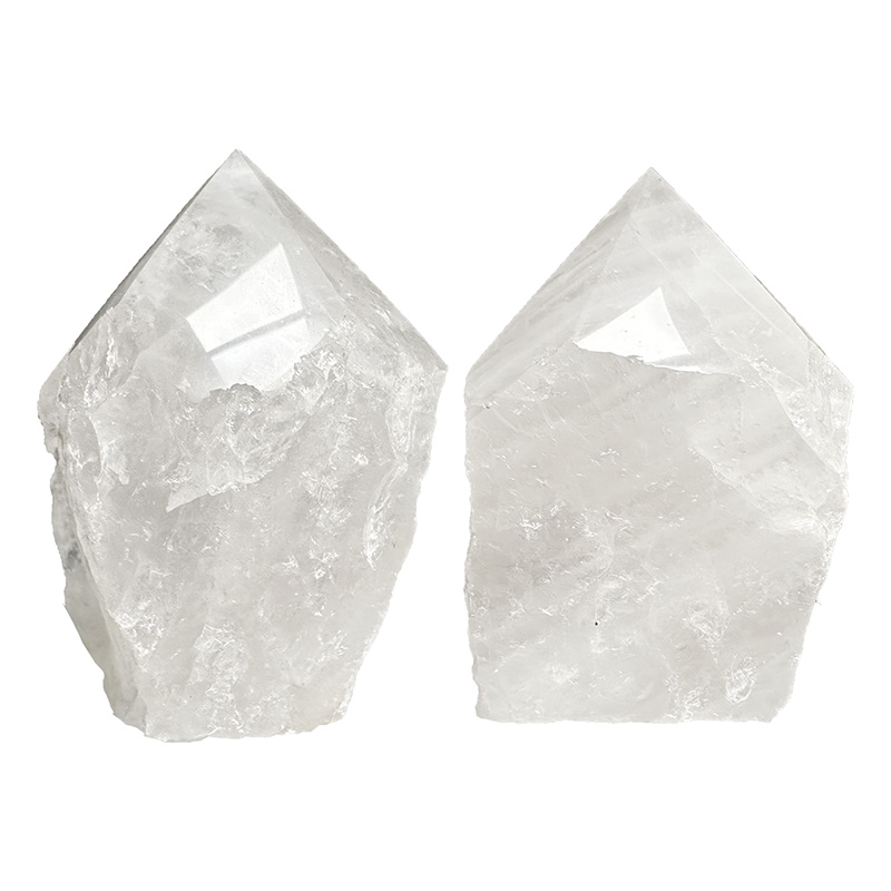 Cristal de roche pointe polie et base sciée
