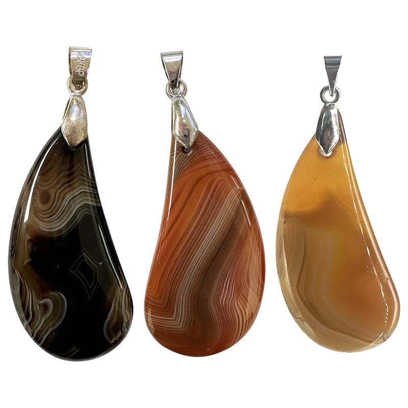 Pendentifs agate teintée rouge, noire lot de 4