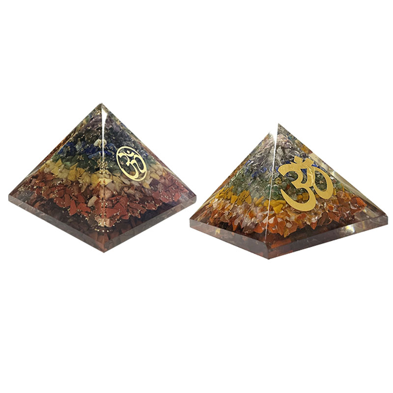 Orgonite 7 chakra pyramide Aum