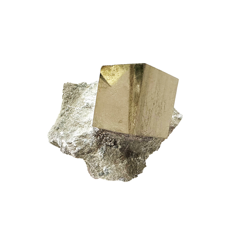 Pyrite en cube sur gangue en provenance d'Espagne