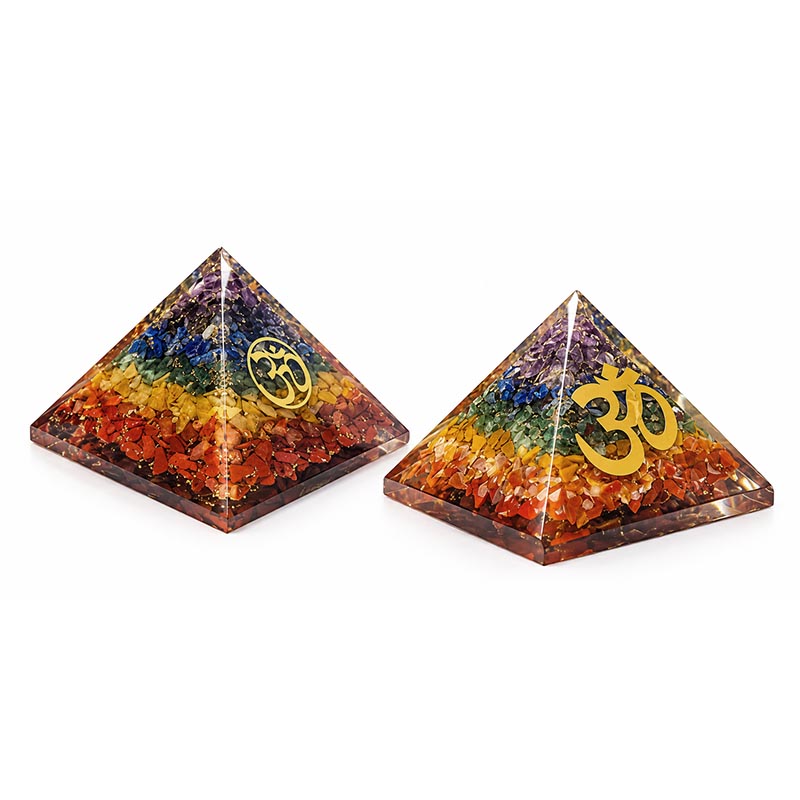 Pyramide Orgonite 7 Chakras avec symbole Om