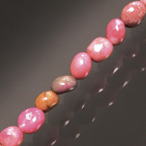 Collier rhodonite grains