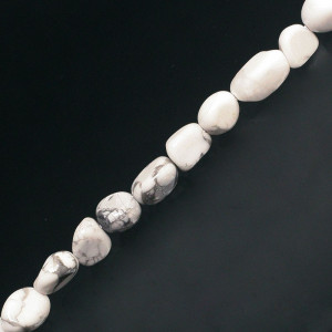 Collier howlite grains