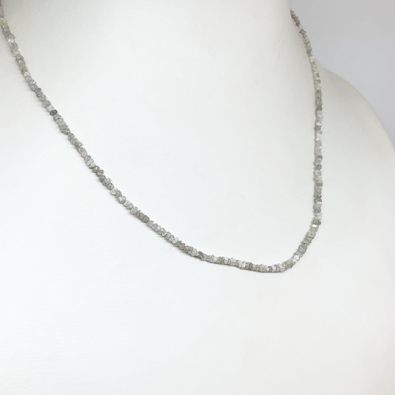 Collier diamant gris clair